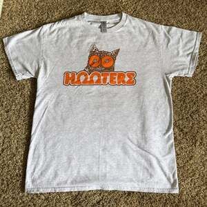 Vintage Hooters Owl Graphic Tee Gray Men's Medium